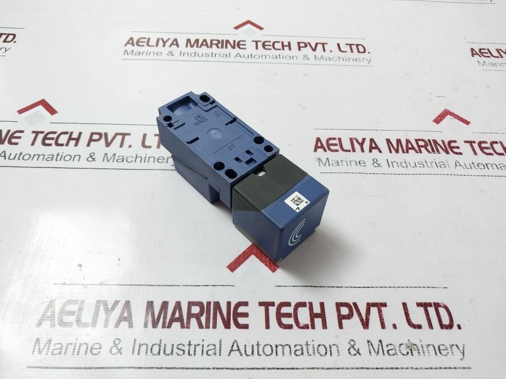 Telemecanique Xs7C4A1Mpp20 Inductive Proximity Sensor