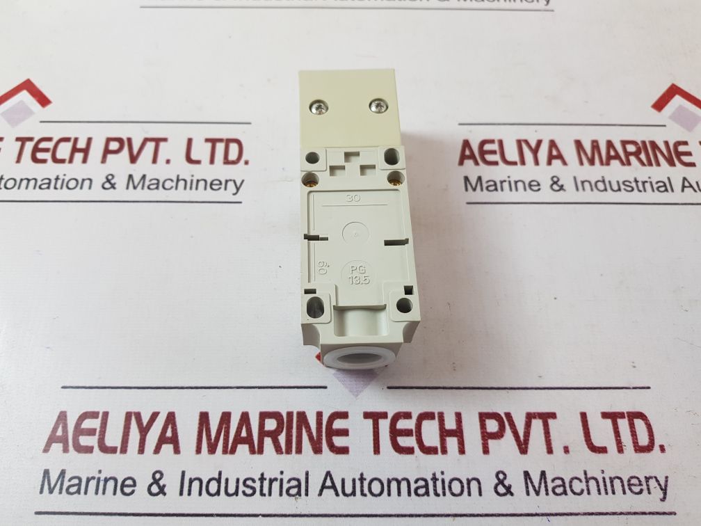 Telemecanique Xs8-c40Fp260 Inductive Proximity Switch