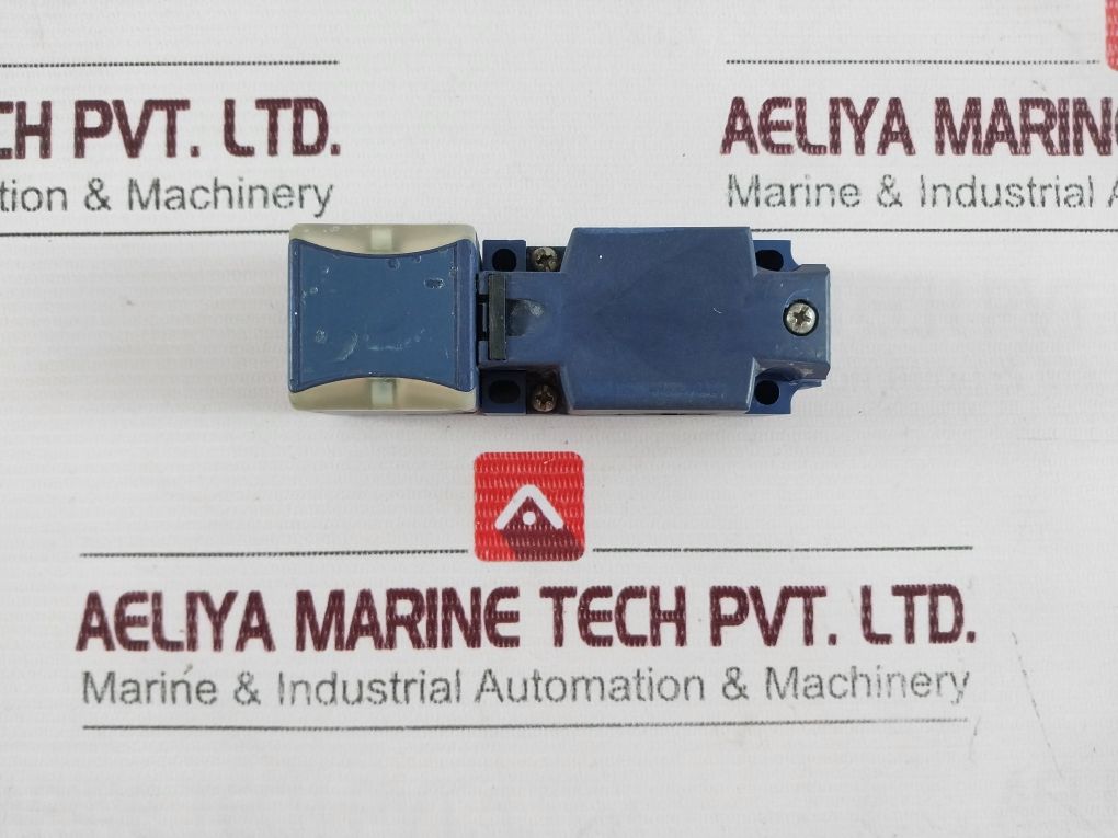 Telemecanique Xs8C4A1Mpg13