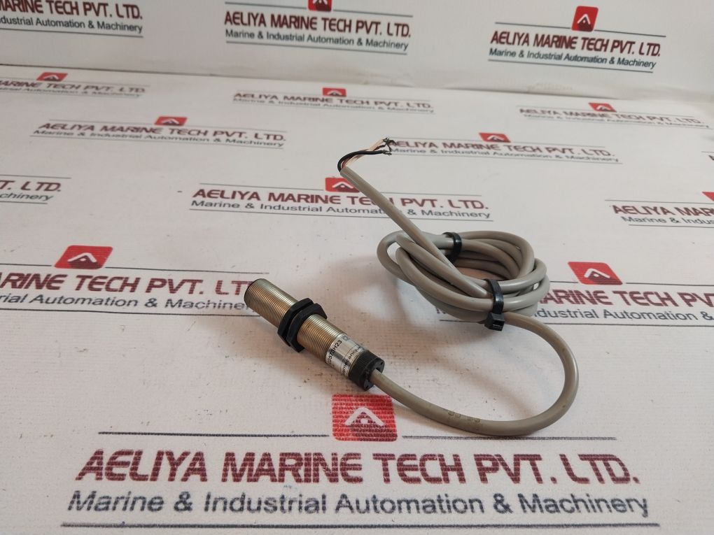 Telemecanique Xsa-c0573H23 Inductive Proximity Sensor