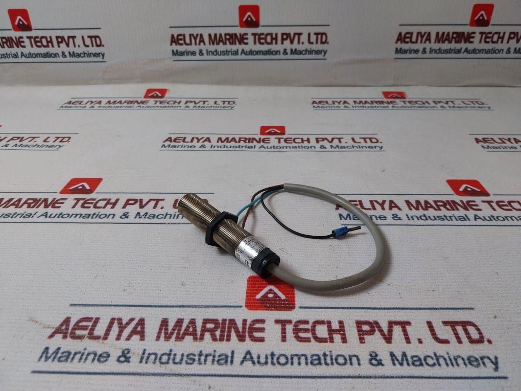 Telemecanique Xsa-h05712H23 Inductive Proximity Sensor 12/48V