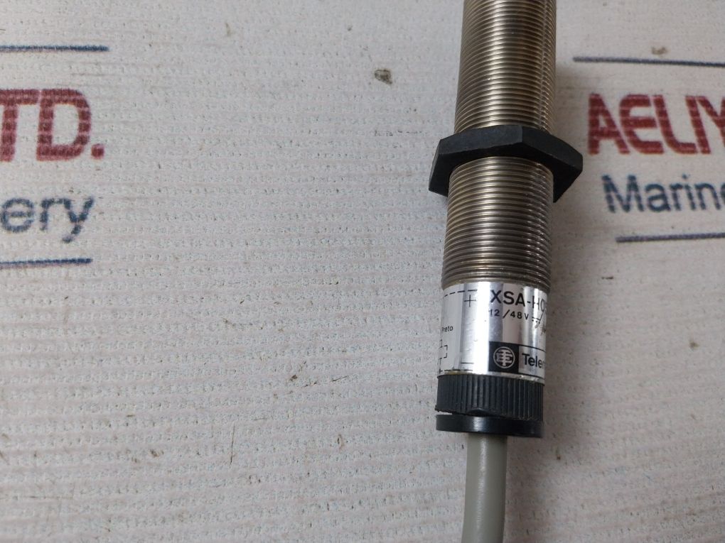 Telemecanique Xsa-h05712H23 Inductive Proximity Sensor 12/48V