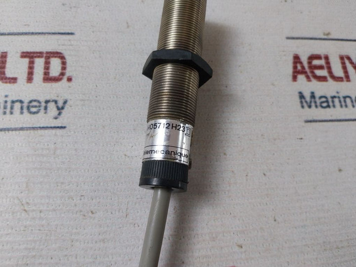 Telemecanique Xsa-h05712H23 Inductive Proximity Sensor 12/48V