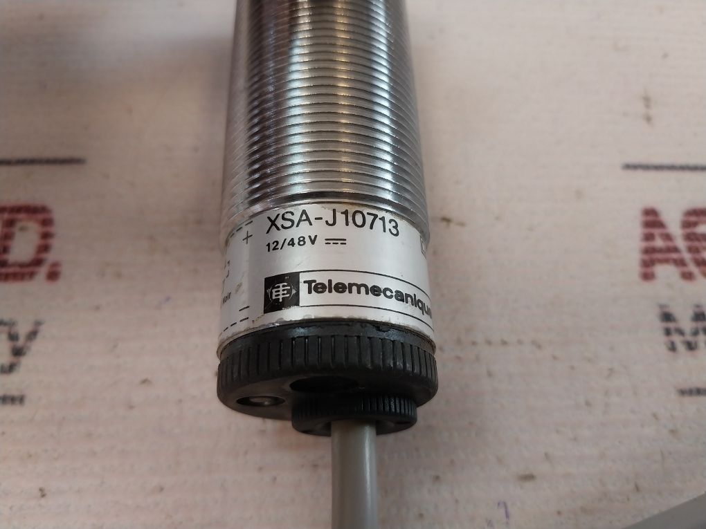 Telemecanique Xsa-j10713 Proximity Switch