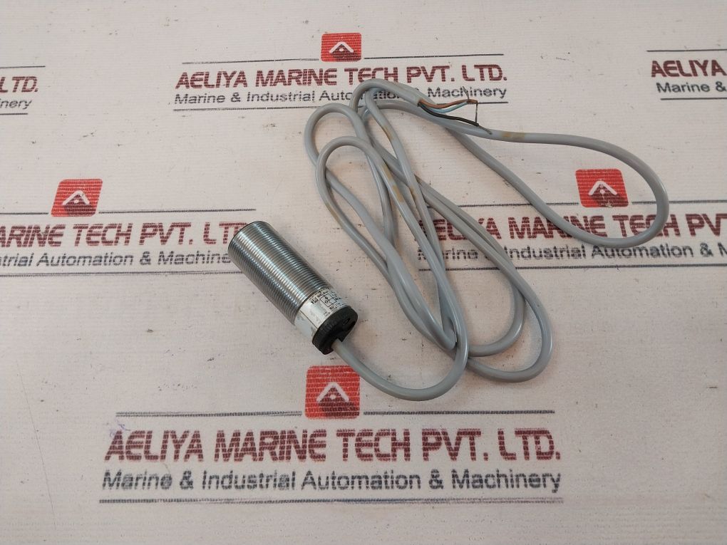 Telemecanique Xsa-j10713 Proximity Switch