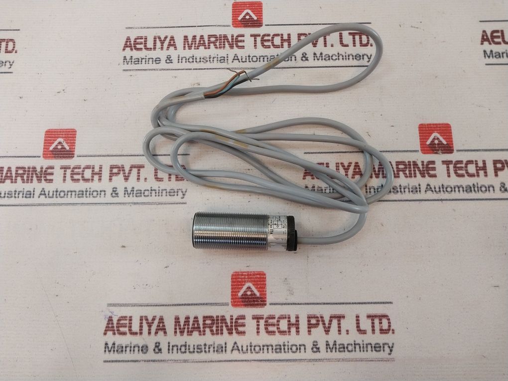 Telemecanique Xsa-j10713 Proximity Switch