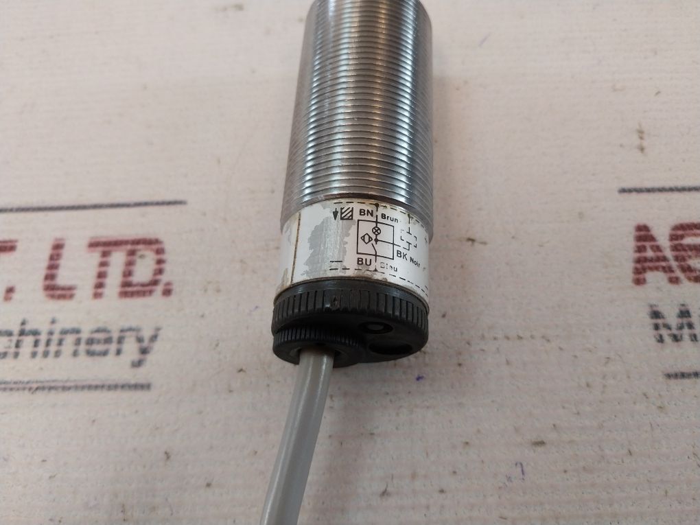 Telemecanique Xsa-j10713 Proximity Switch