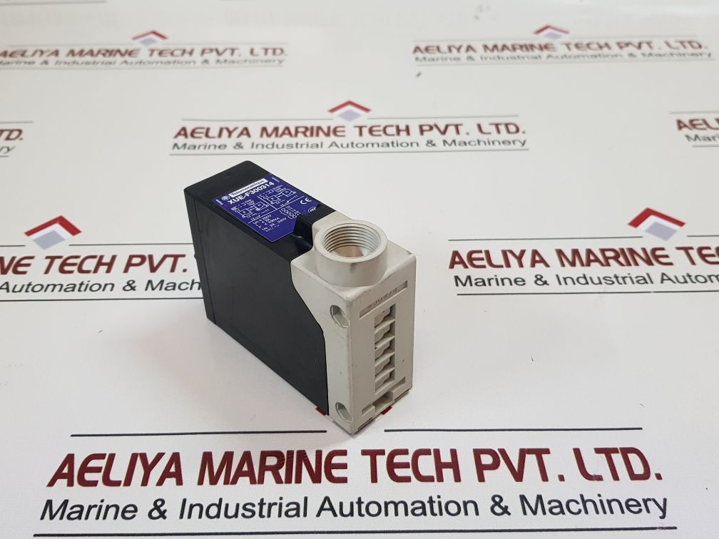 Telemecanique Xue-f300314 Photoelectric Sensor