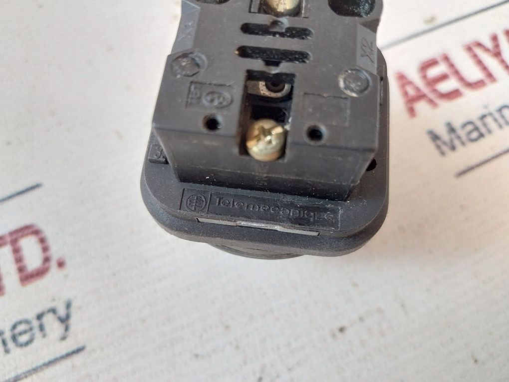 Telemecanique Z..-bv6 Pushbutton