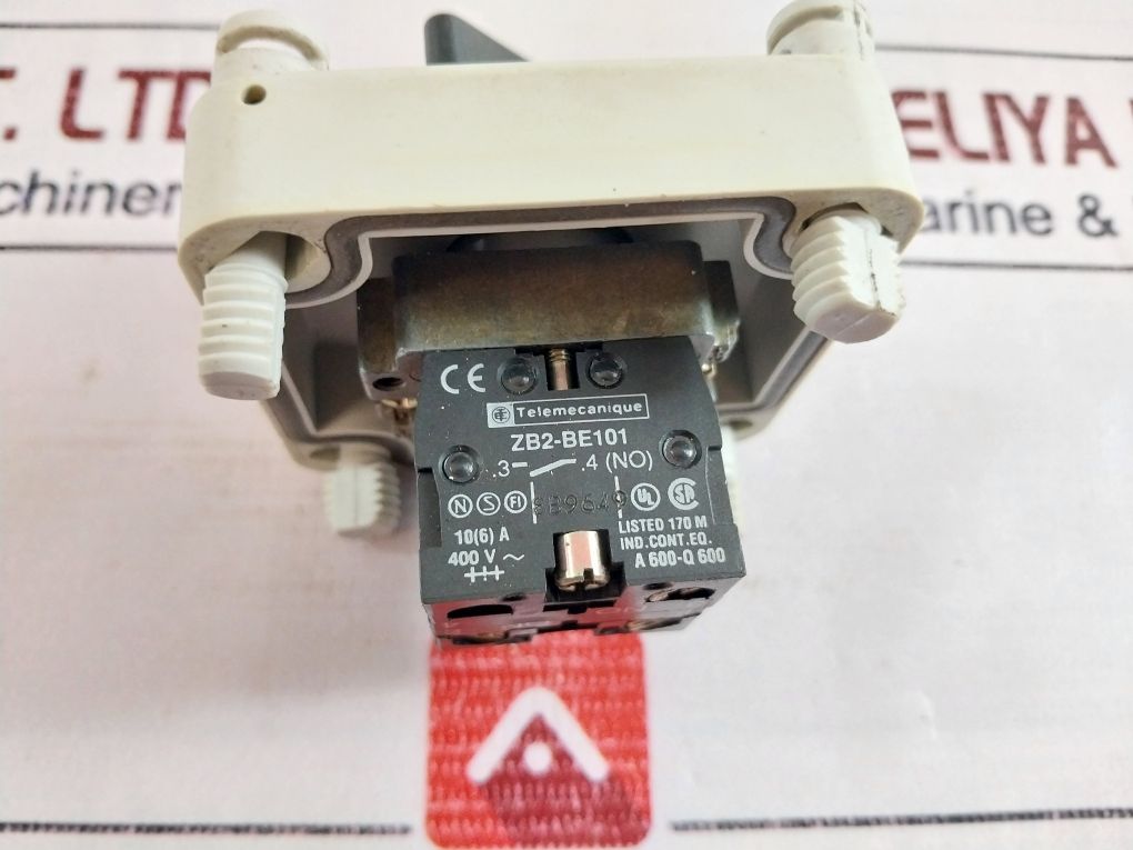 Telemecanique Zb2-be101 Light Switch 400V