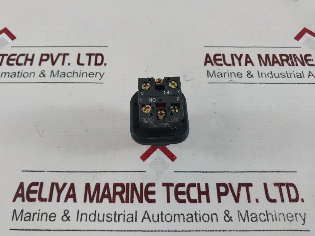 Telemecanique Zb2-be102 Key Selector Switch