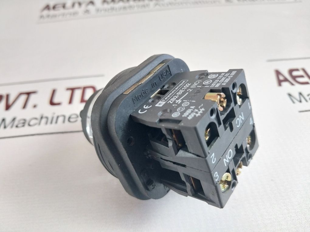 Telemecanique Zb2-be102 Key Selector Switch