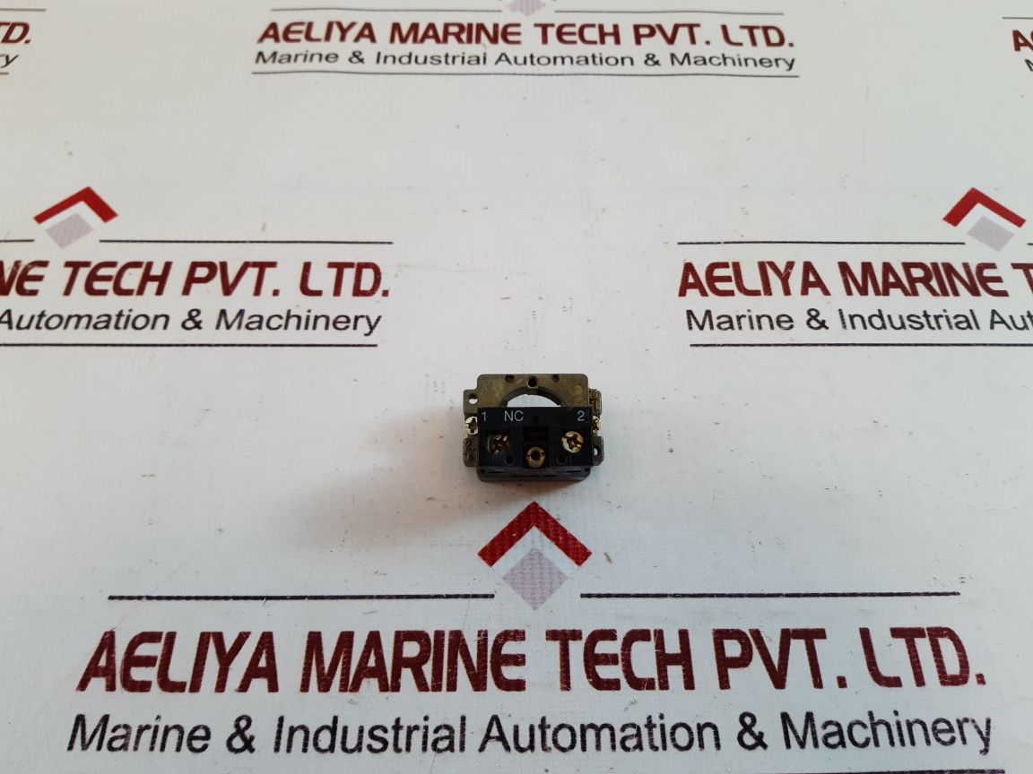 Set of 2x Telemecanique zb2-be102 contact block