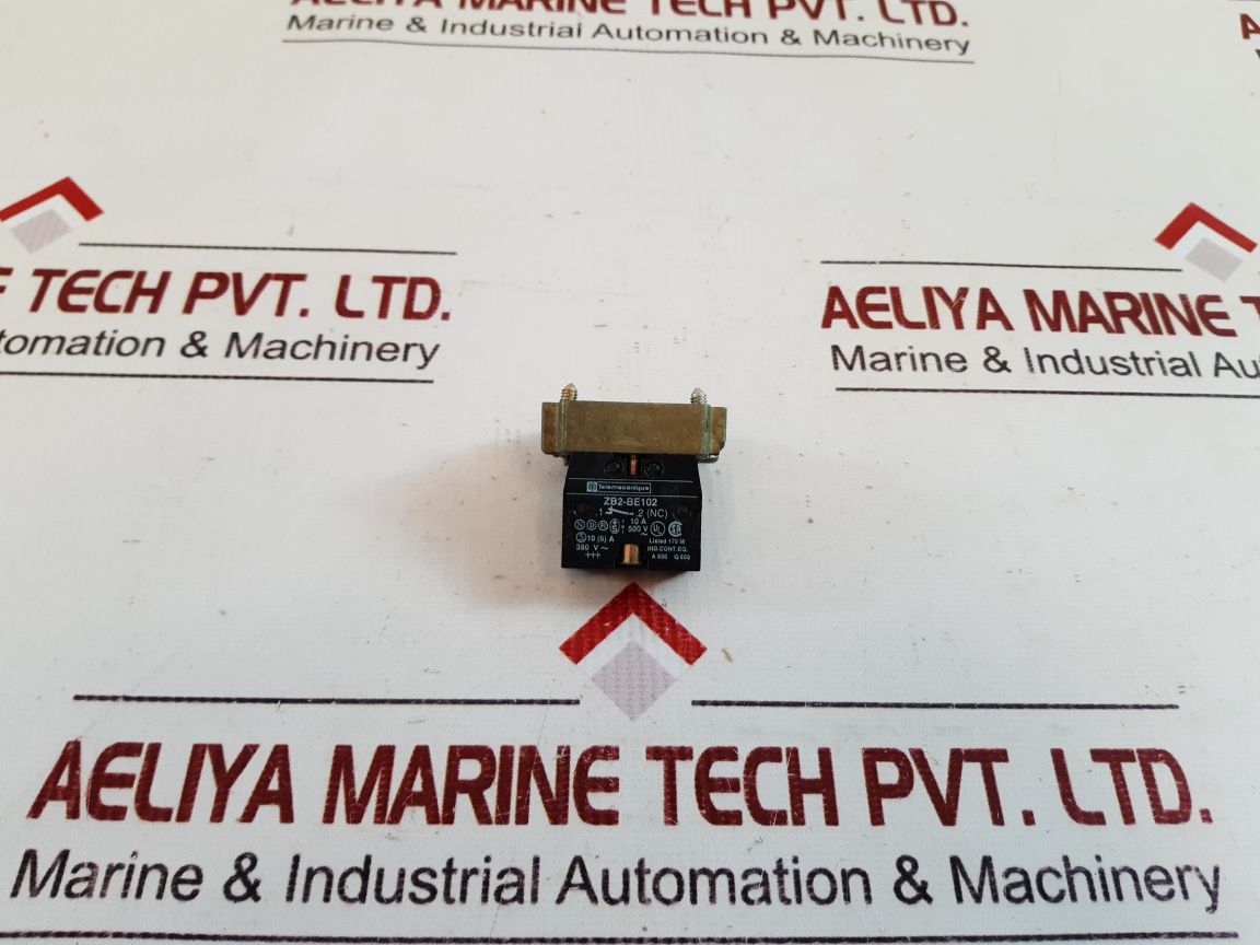 Set of 2x Telemecanique zb2-be102 contact block