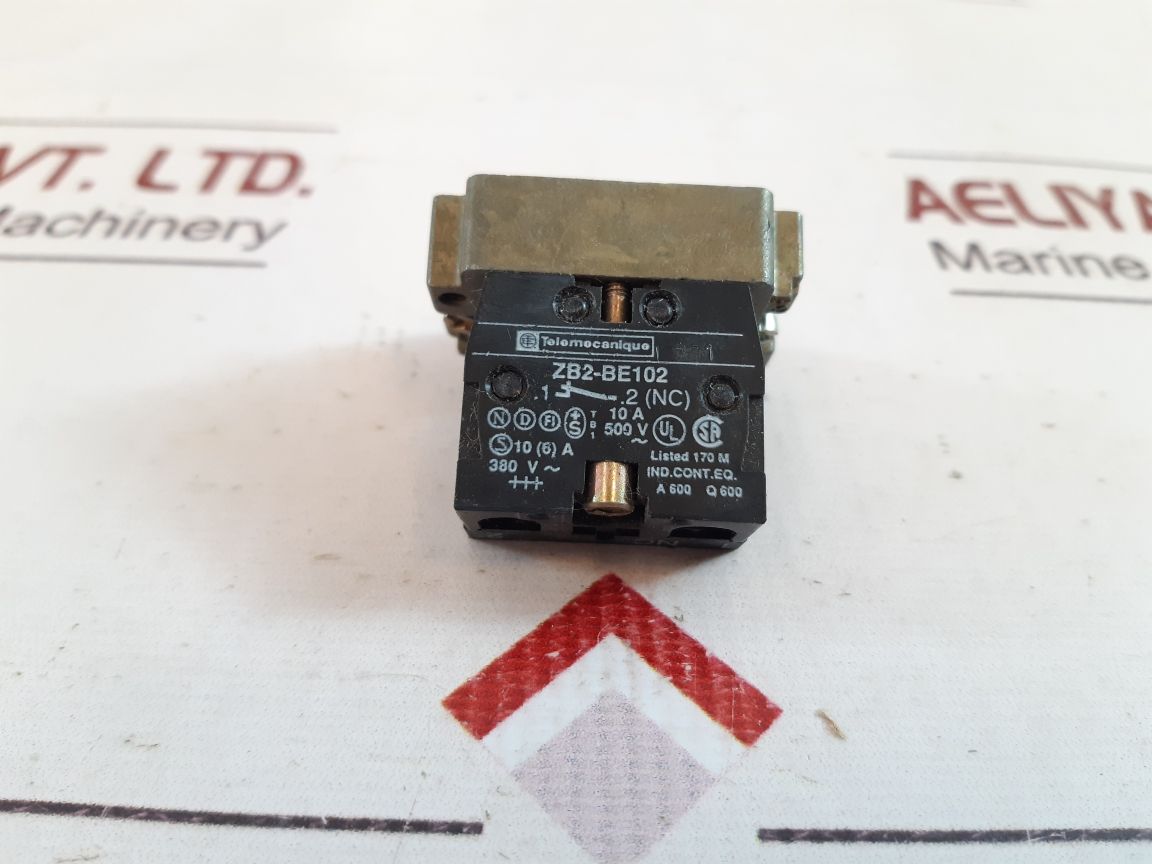 Set of 2x Telemecanique zb2-be102 contact block