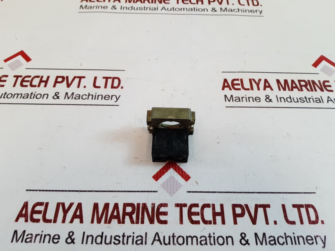 Set of 2x Telemecanique zb2-be102 contact block