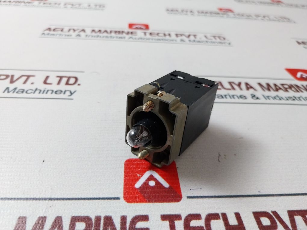 Telemecanique Zb2 Bv181 Flashing Light Body 24V 50-60Hz