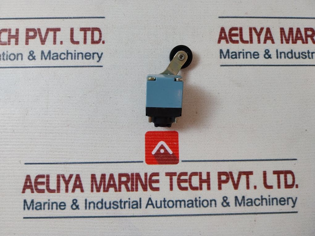 Schneider Telemecanique Zck-d15 Limit Switch-thermoplastic Roller Lever