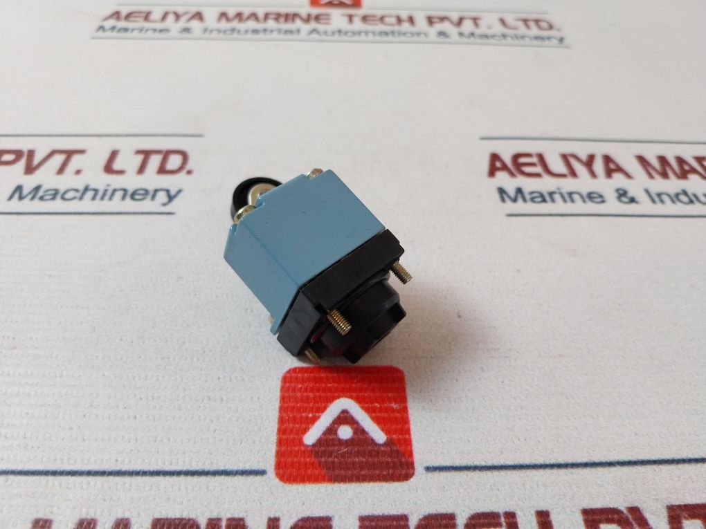 Schneider Telemecanique Zck-d15 Limit Switch-thermoplastic Roller Lever