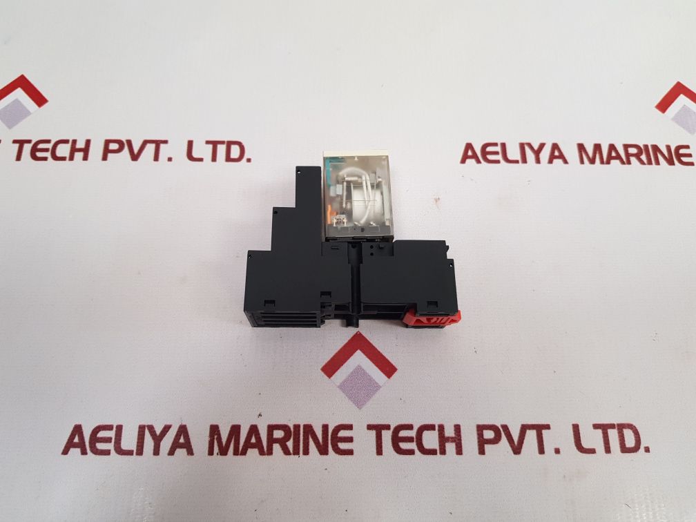 TelemecaniqueSchneider Rxm4Ab2Bd Relay With Socket Base