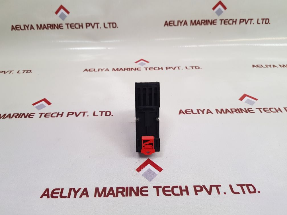 TelemecaniqueSchneider Rxm4Ab2Bd Relay With Socket Base