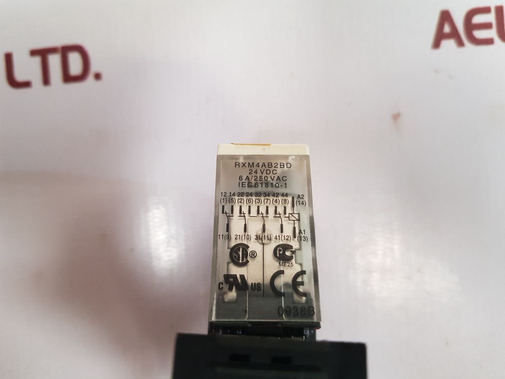 Telemecanique/Schneider Rxm4Ab2Bd Relay With Socket Base