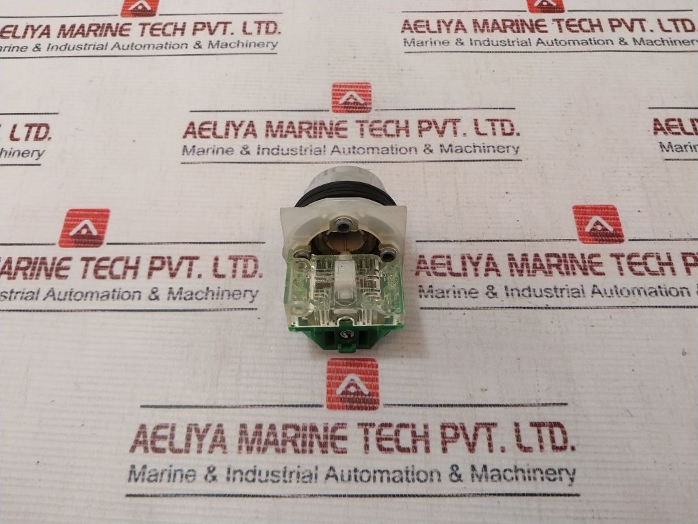 Telemecanique/Square D 9001Kr1Uh5 Flush Pushbutton Operator Switch