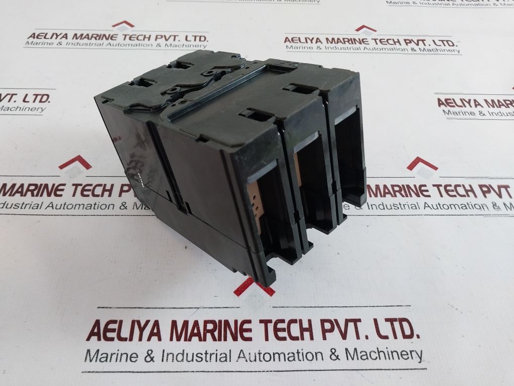 Terasaki Xh250Nj 3-pole Circuit Breaker 160A