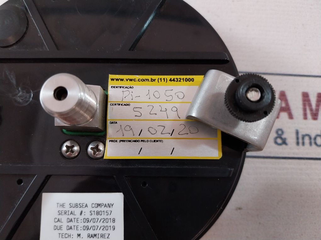 The Subsea 05-4834-t Pressure Gauge 10000 Psi