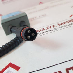 Thermostat 966047 250 Voltage