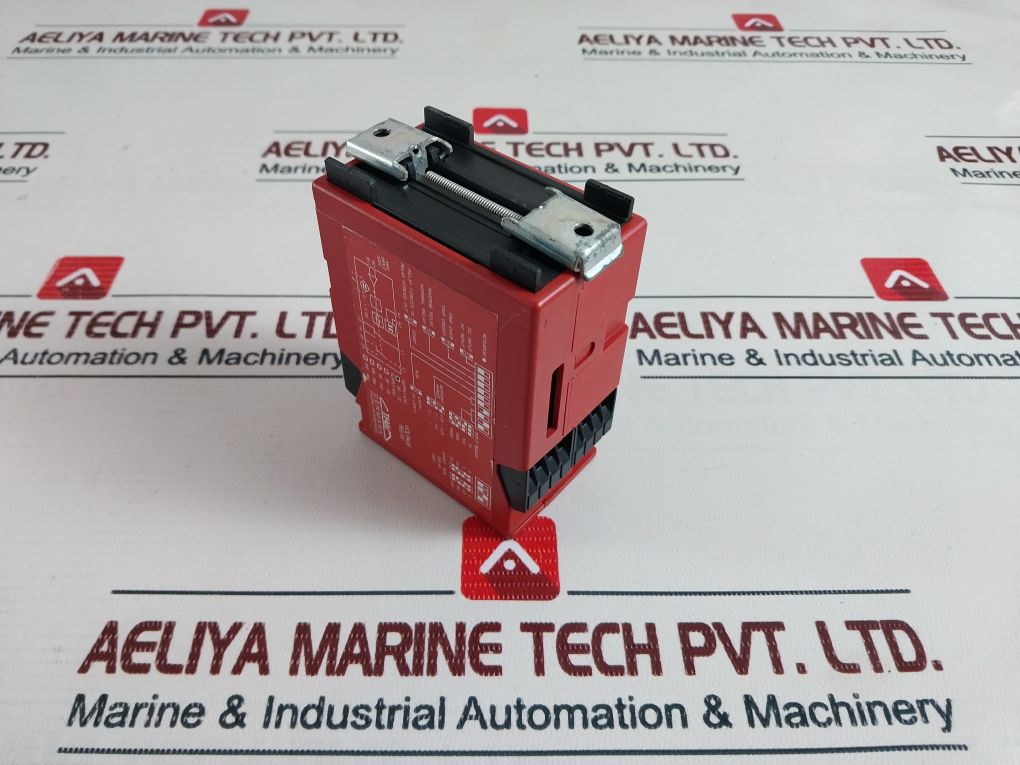 Thiim Umca E024 Da4C Multi Function Voltage Relay