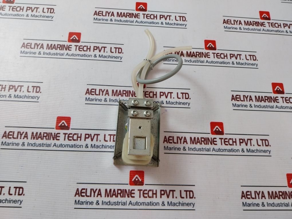 Thomas 1060012 Oil-less Vibrating Armature Compressor 230V 50Hz