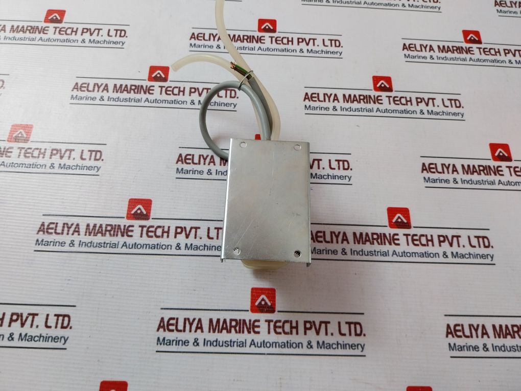 Thomas 1060012 Oil-less Vibrating Armature Compressor 230V 50Hz