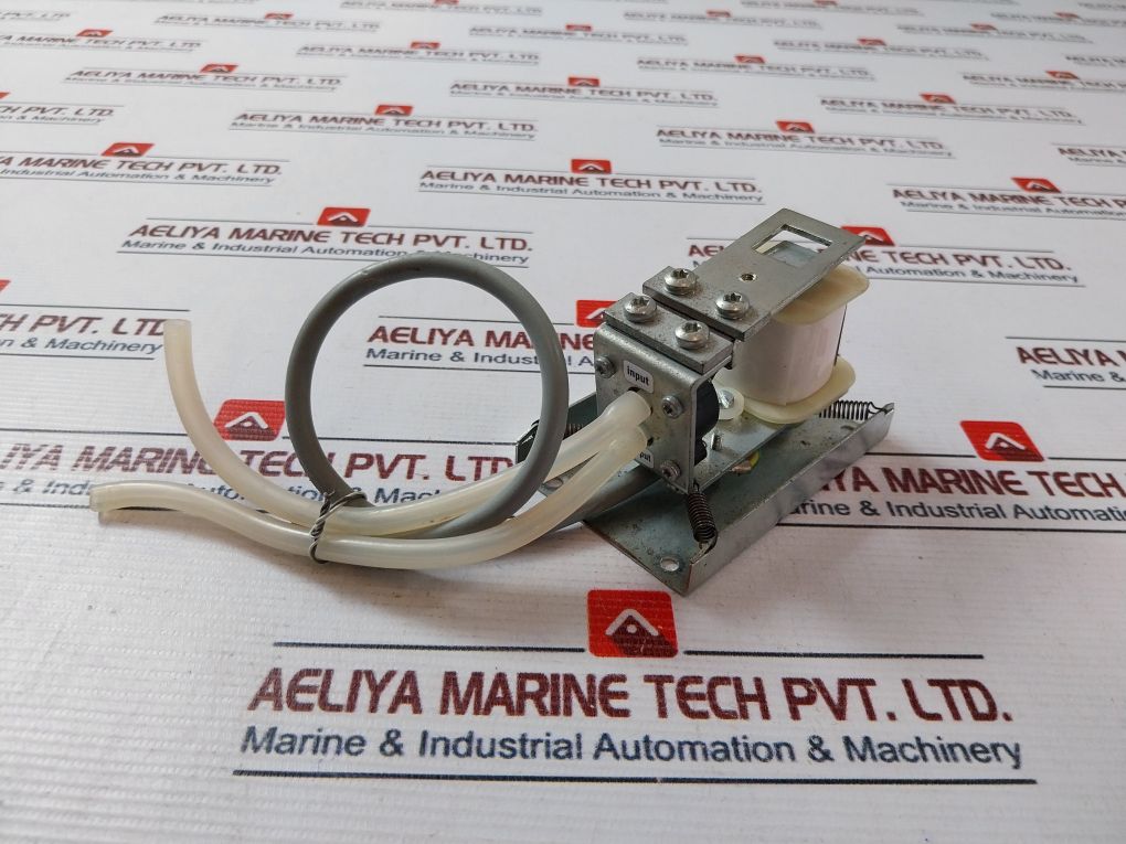 Thomas 1060012 Oil-less Vibrating Armature Compressor 230V 50Hz