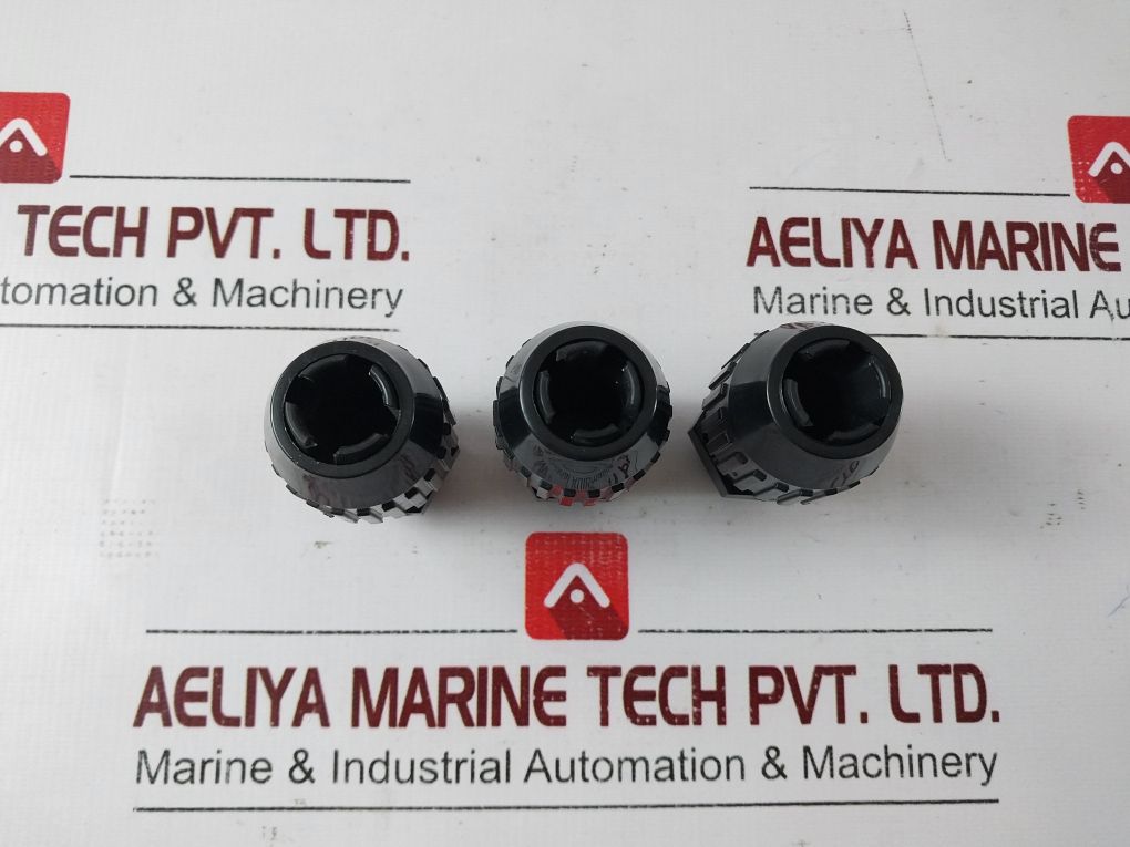 Lot Of 8X Thomas & Betts 2674 3/4