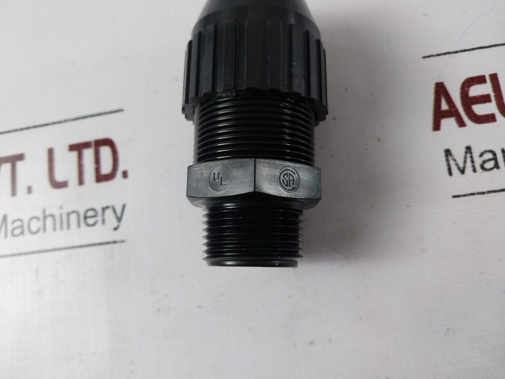 Lot Of 8X Thomas & Betts 2674 3/4" Flexible Cord & Portable Cable Connector