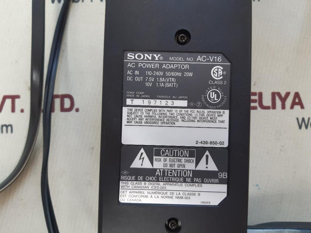 Sony ac-v16 ac power adaptor with jvc lcd video monitor lt-v18