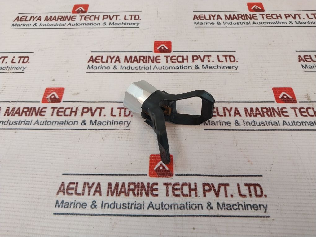 Titan 661-012 Reversible Tip Guard 5000 Psi 0286717