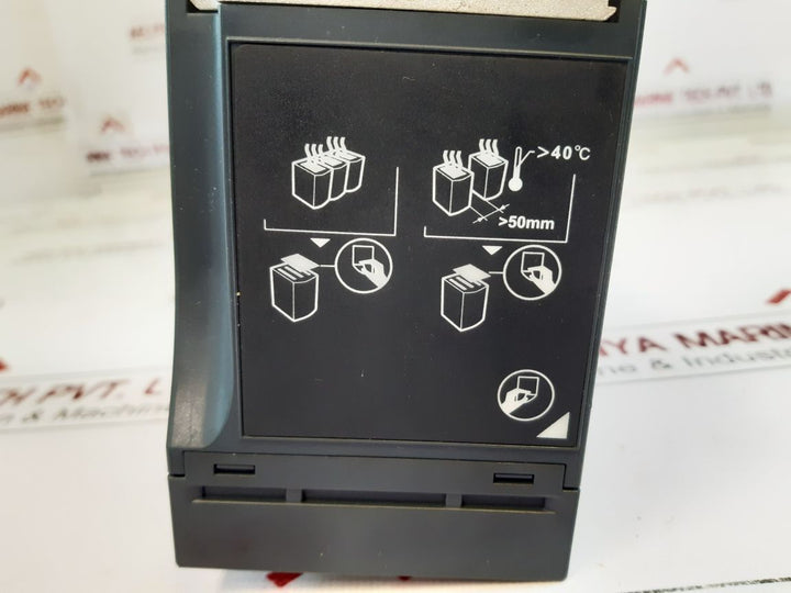 Toshiba Vf-s15 Transistor Inverter Vfs15S-2004Pl-w1,0.4Kw-1.3Kva-0.5Hp
