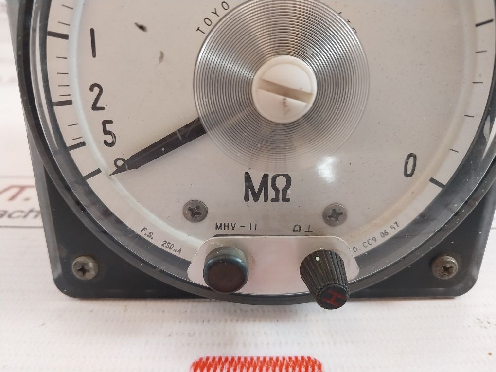 Toyo Keiki 0-5 MΩ Meter