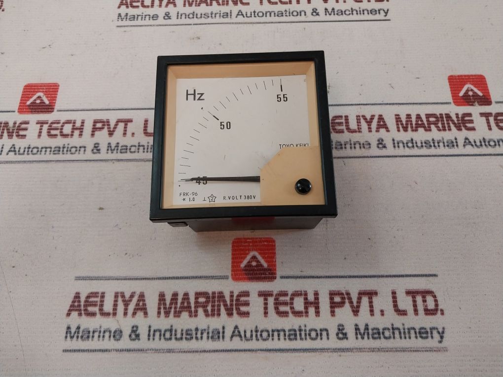 Toyo Keiki 45-55 Hz Frequency Meter