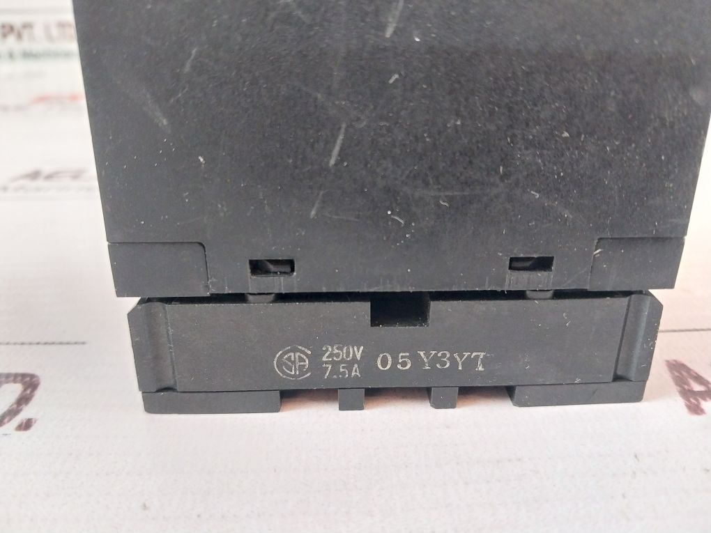 Toyo Keiki Yh-266 Isolator 250V 7.5A