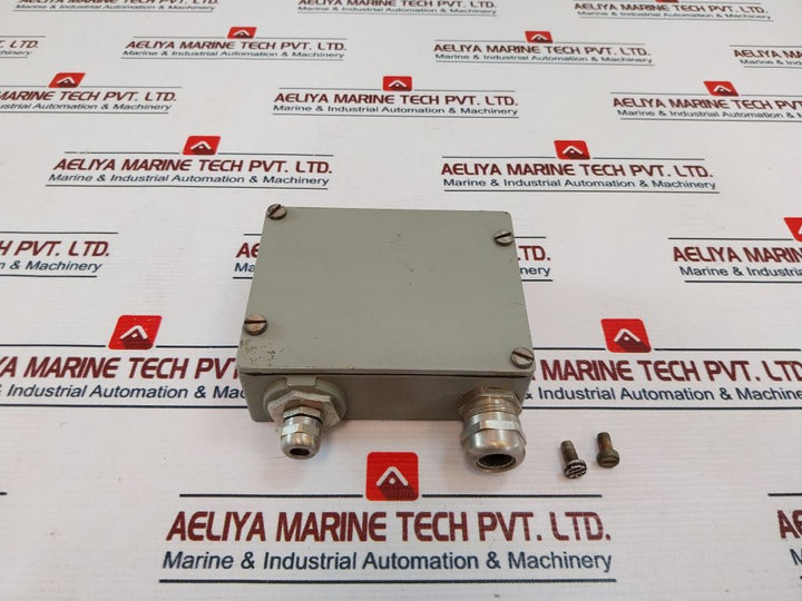 Trafag 8100.02.0003 Pressure Transmitter 12-30Vdc
