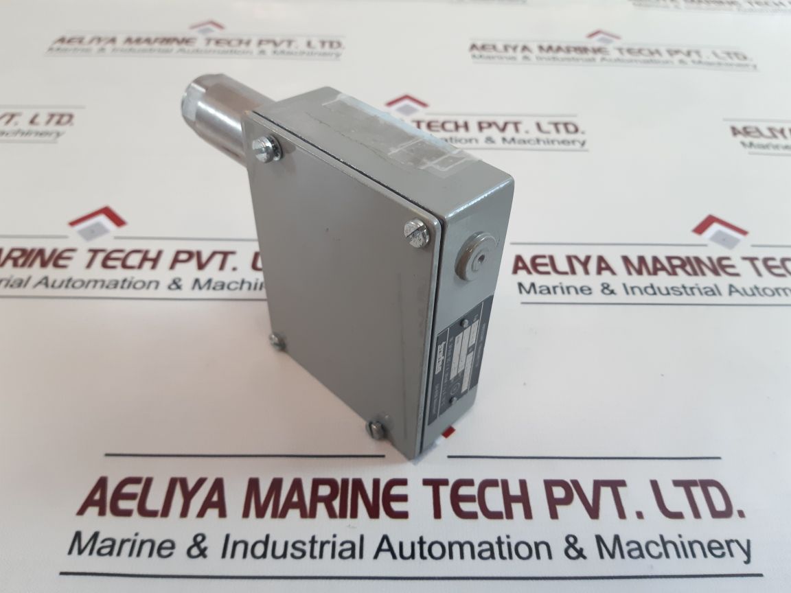 Trafag 8200 Pressure Transmitter