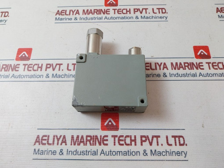 Trafag 8202.21.2210 Pressure Transmitter