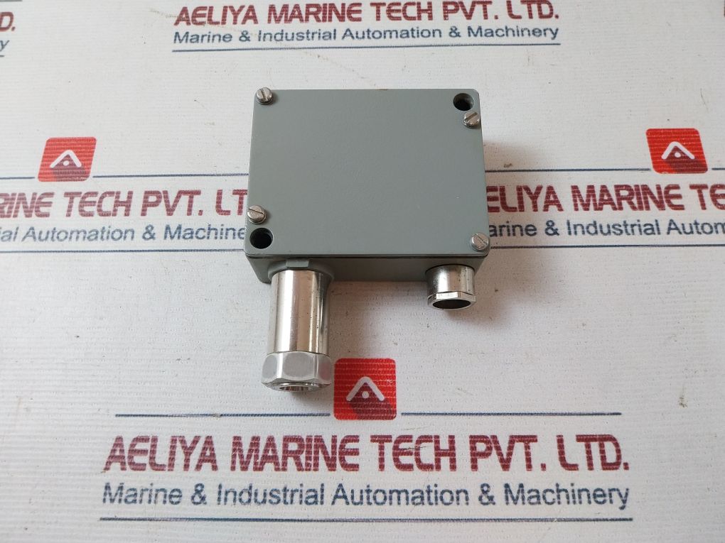 Trafag 8202.21.2210 Pressure Transmitter