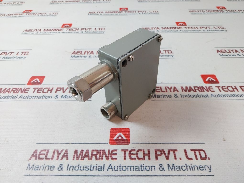 Trafag 8202.21.2210 Pressure Transmitter