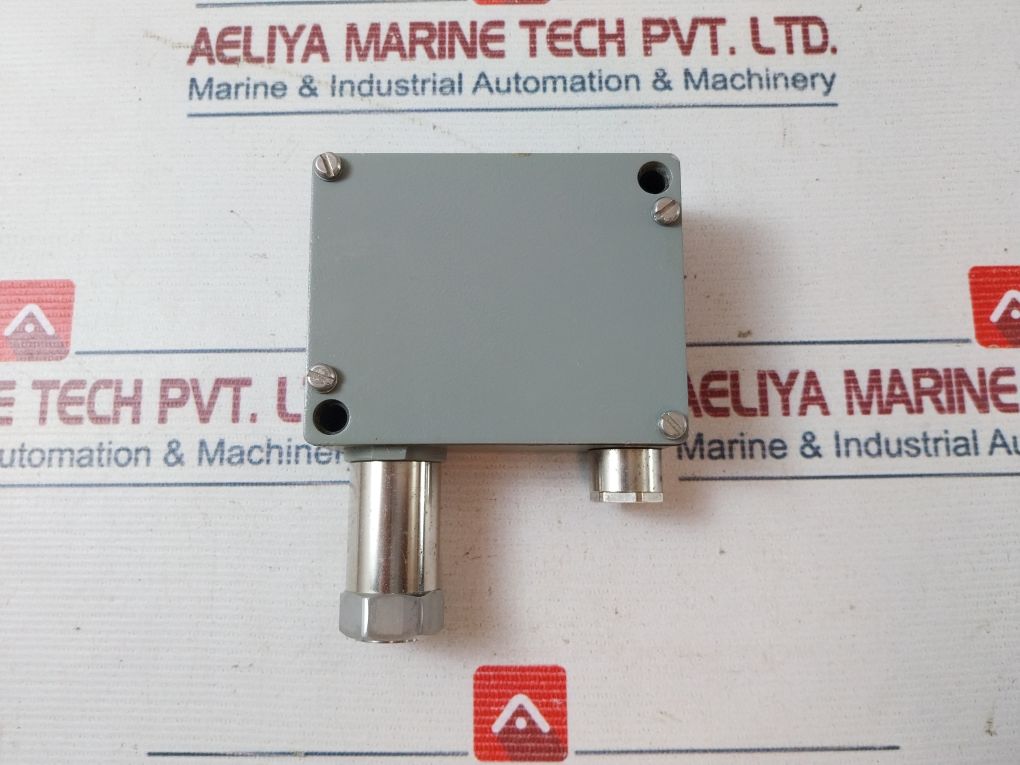 Trafag 8202.21.2210 Pressure Transmitter