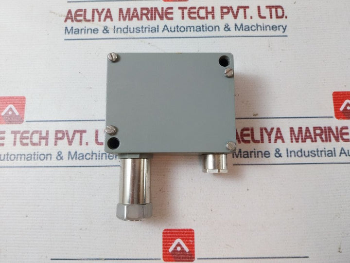 Trafag 8202.21.2210 Pressure Transmitter