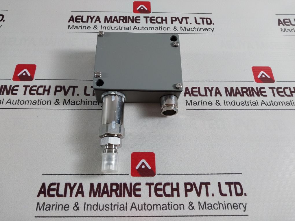 Trafag 8202.76.2210 Pressure Transmitter